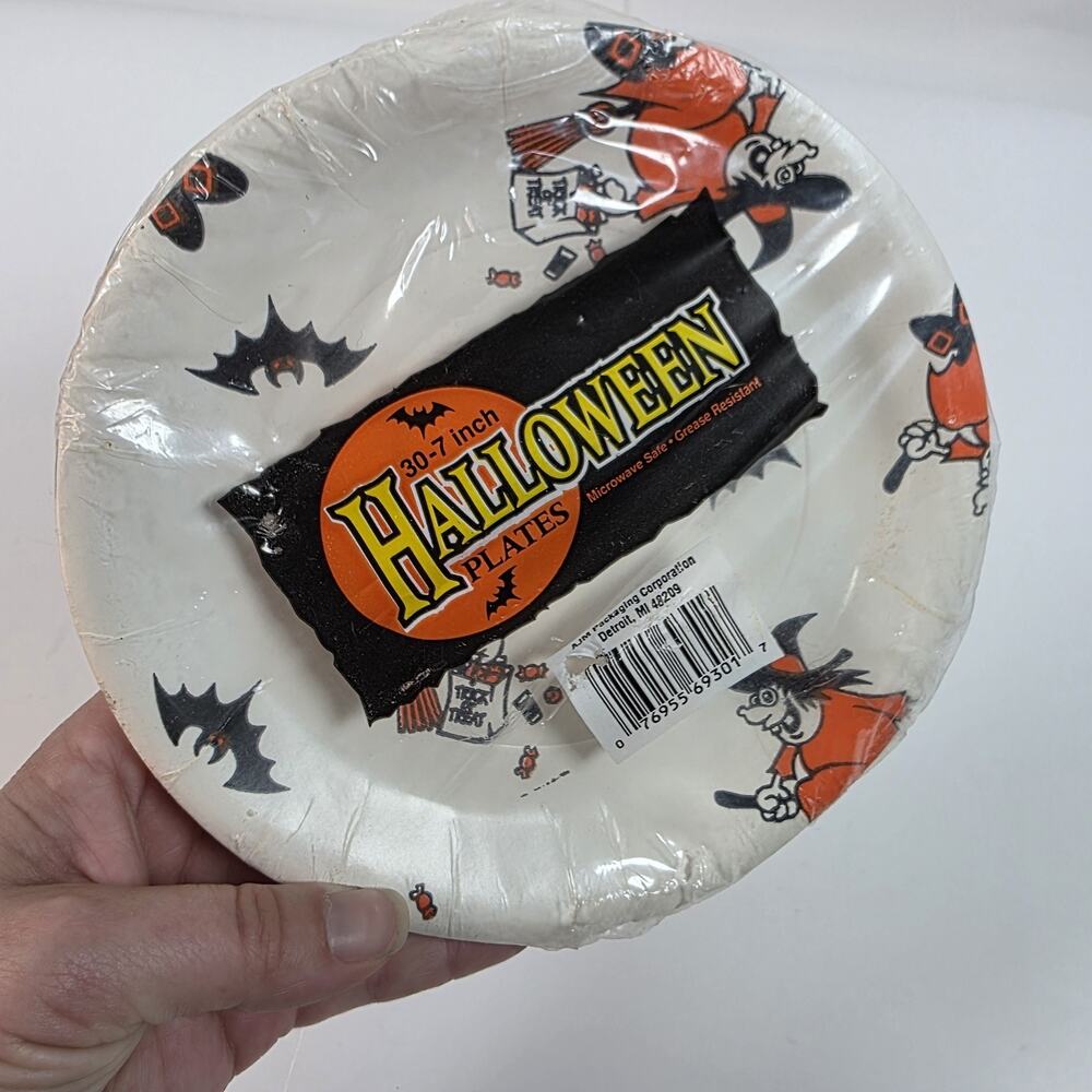 30 Vintage Halloween Paper Plates Witches 1980s/1990s Kids Halloween Party 7”
